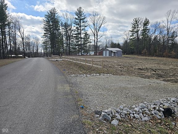 3rd image of 1249 N Lawrence Hollow Dr
