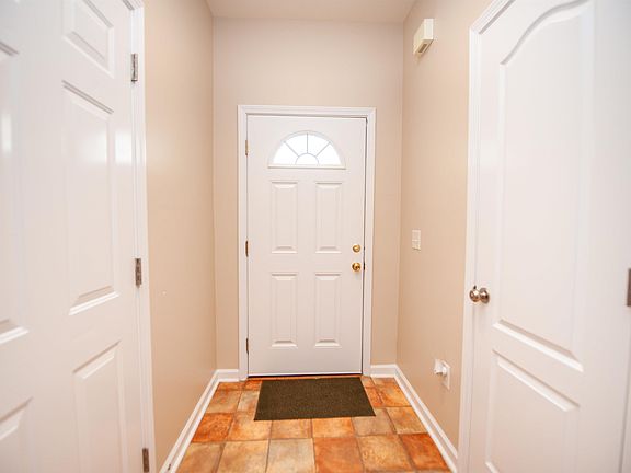 2nd image of 555 Clairidge Dr
