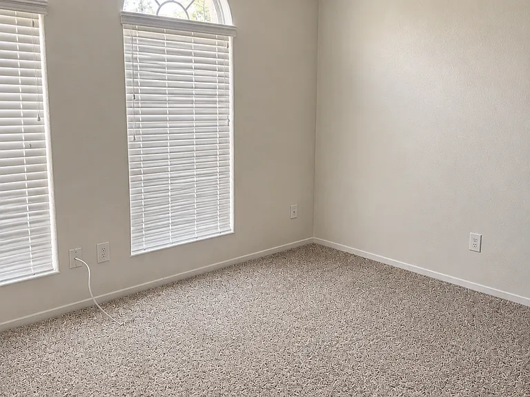 1085 E Pennsylvania Ave — Photo 12