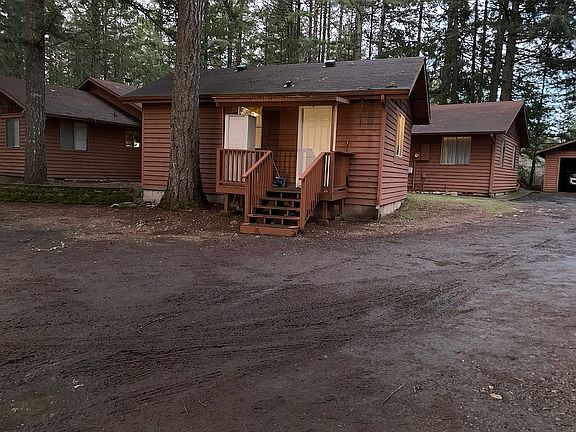 2nd image of 181 E Lakewood Ct