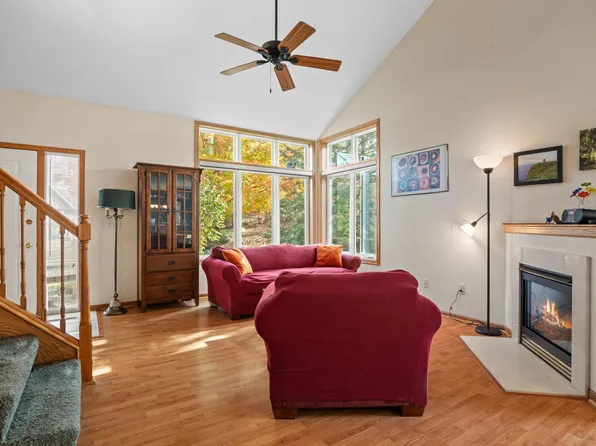 956 Stratford Ln W, Burnsville, MN 55337