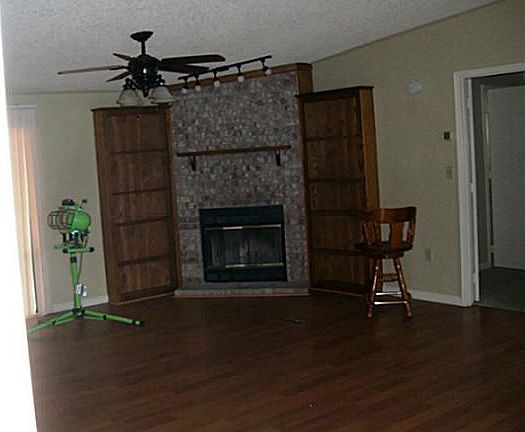 4th image of 3541 County Road 412