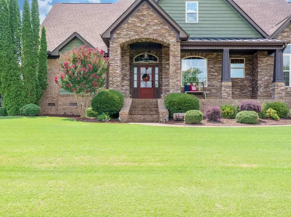 108 Inglewood Dr, Tuscumbia, AL 35674