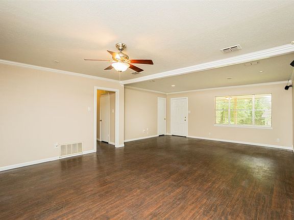 5th image of 1005 Camille Dr