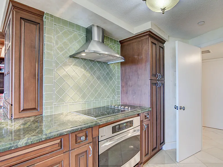4301 N Ocean Blvd #607 — Photo 10