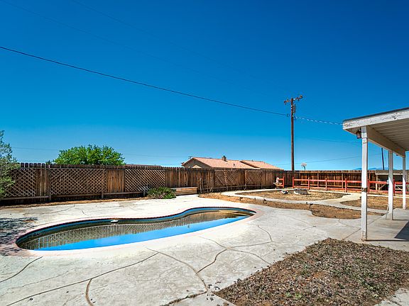 2nd image of 7810 Fernwood Ave