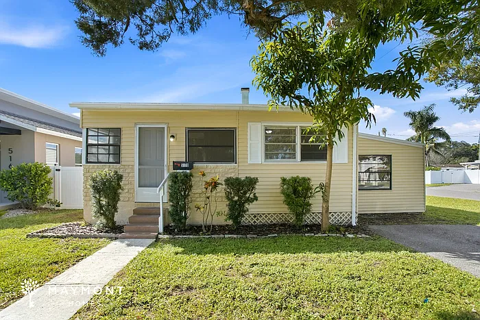 3 bed, 1.0 bath, 1050 sqft, $2,245 — Photo 1
