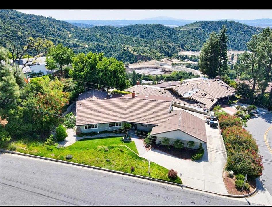 1st image of 2200 Cielo Pl