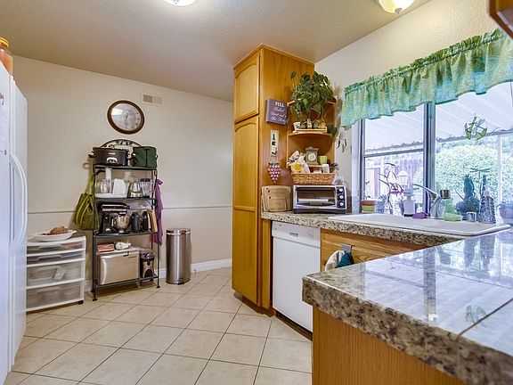 5th image of 1761 Sally Pl