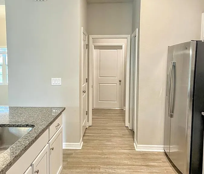 1353 Sadnet Ln — Photo 3