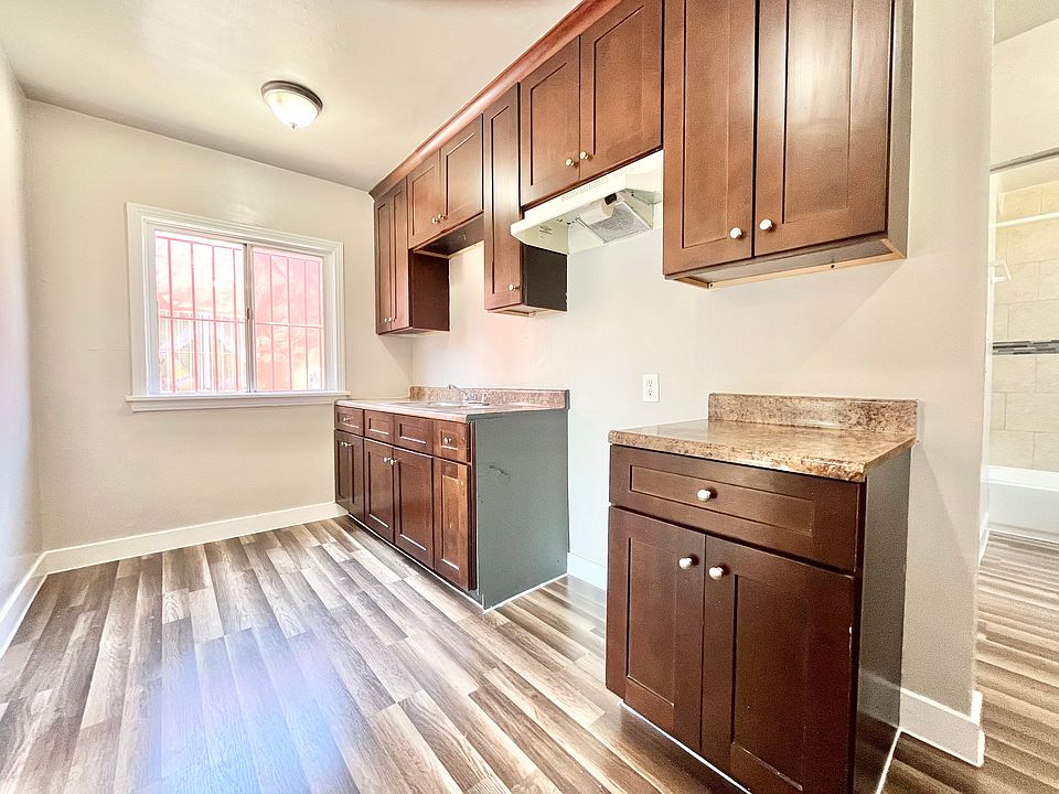 2nd image of 195 W 41st Pl #197