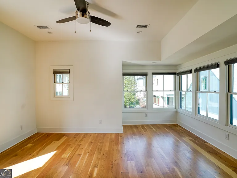 157 Ravenhurst Ln — Photo 21