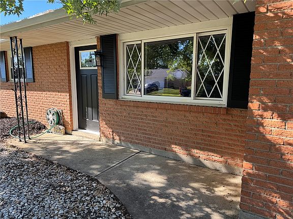 3rd image of 6125 Rosecrest Dr