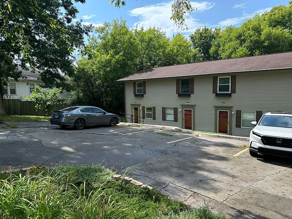 1405 Forest Ave