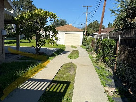 5th image of 9559 Guess St
