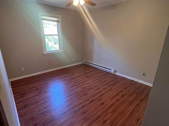 5th image of 135 N Mechanic St #135.5