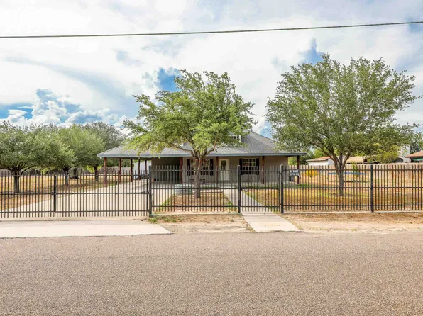 124 Tepozan Rd, Zapata, TX 78076