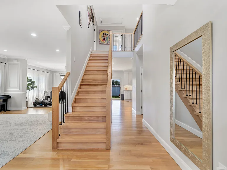 2245 Plum Tree Rd N — Photo 11