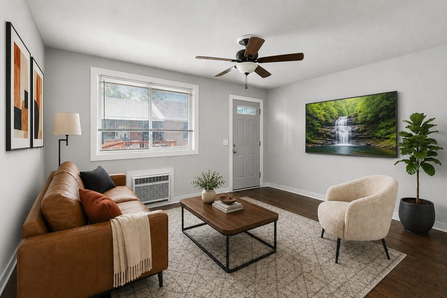 2 bed, 700 sqft, $1,400 — Photo 1