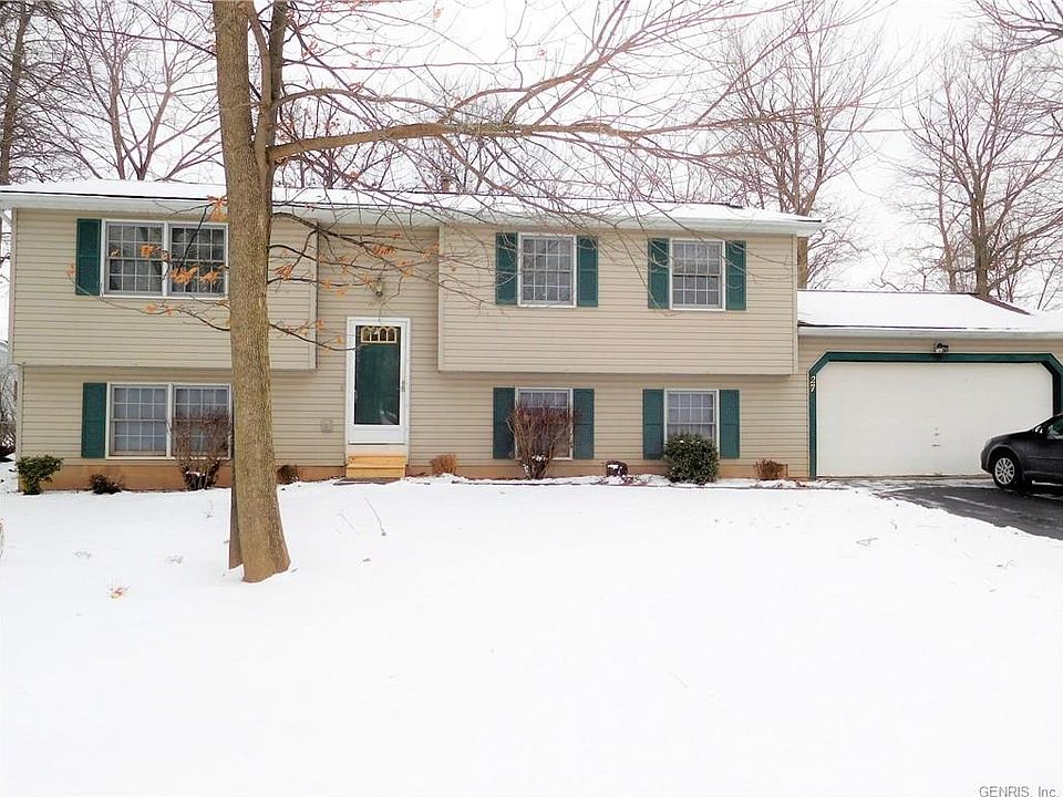 1st image of 27 Tearose Meadow Ln