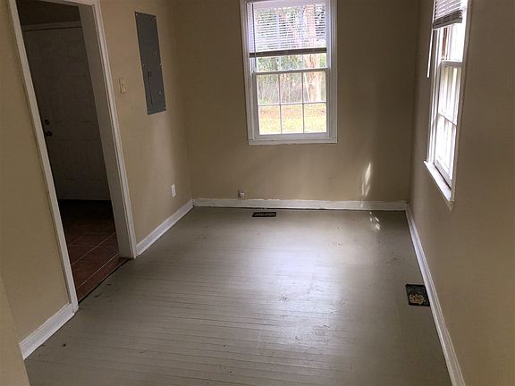 4th image of 216 Meadowdale Dr