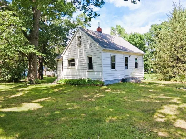 714 5th St SW, Little Falls, MN 56345