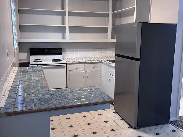 3604 Oregon Dr #3 — Photo 2