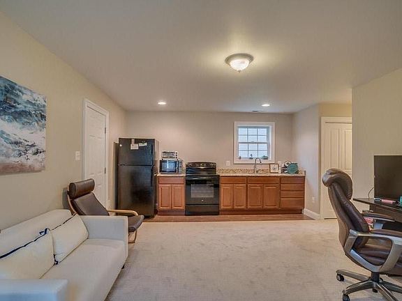 Living room & kitchen