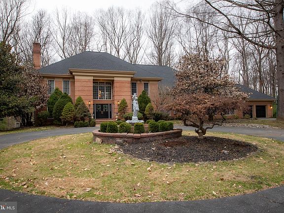 2nd image of 10429 Kingsbridge Rd