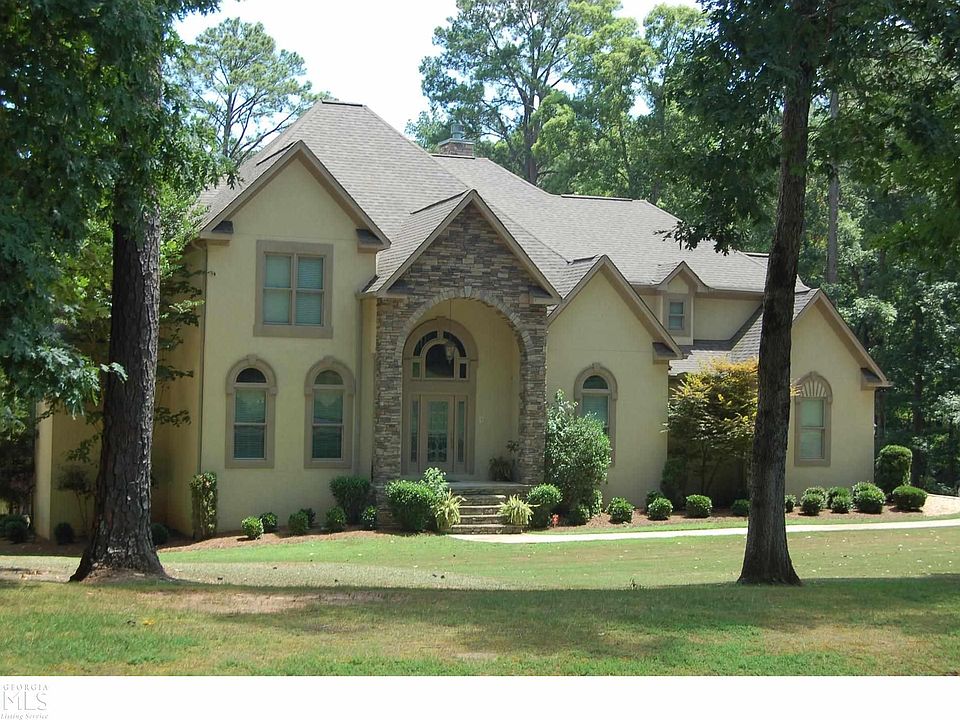 2nd image of 1571 Club Dr