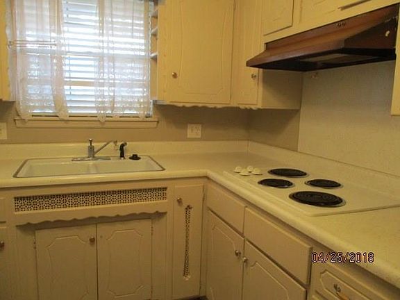 3rd image of 6200 S Francis Ave