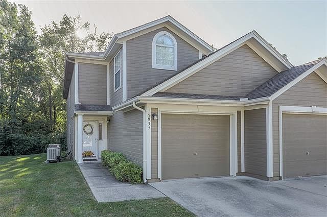 1st image of 5937 NE Moonstone Dr