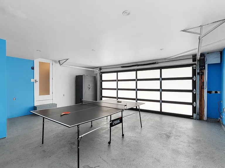 1881 Mount Olympus Dr — Photo 35