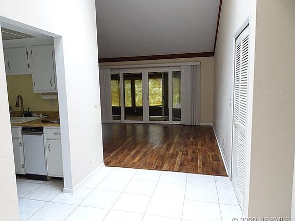 3rd image of 232 Canterbury Cir