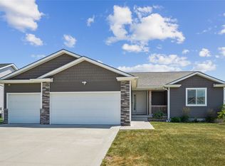 1319 NW Reinhart Dr, Ankeny, IA 50023