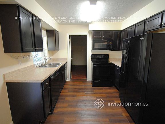 3rd image of 125 Exeter Ave
