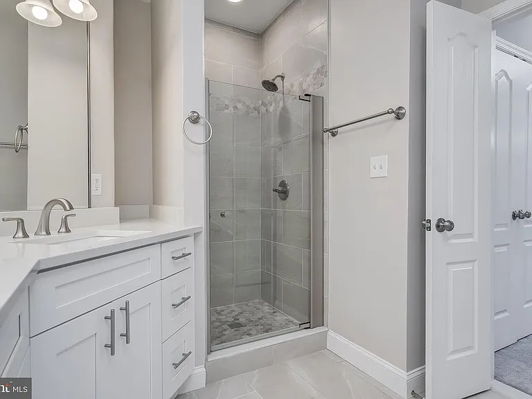 305 Redland Blvd #101 — Photo 27