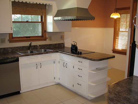 Gourmet Kitchen with breakfast nook.