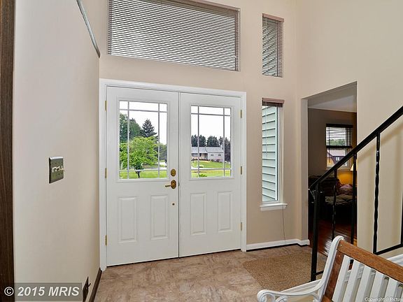 bright 2 story foyer
