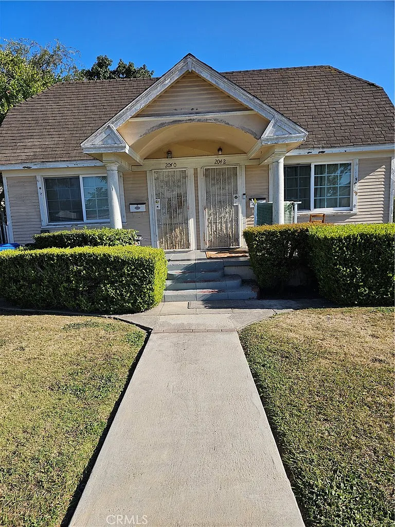 3 bed, 985 sqft, $2,875 — Photo 1