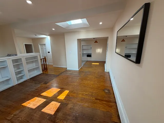 2 bed, 1000 sqft, $4,300 — Photo 1