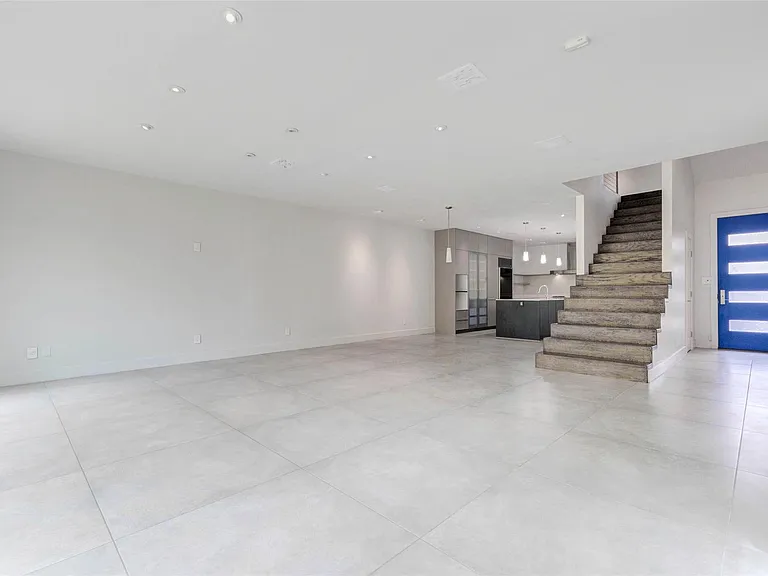 1222 Marconi St — Photo 12