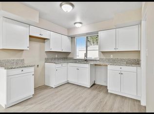 1123 Oxford Ave, Clovis, CA 93612