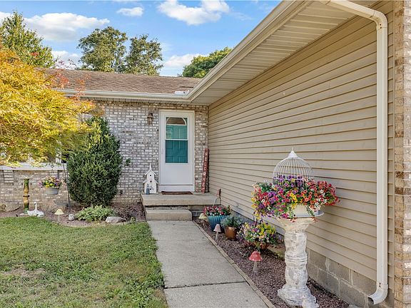 2nd image of 2870 N Primrose Ct