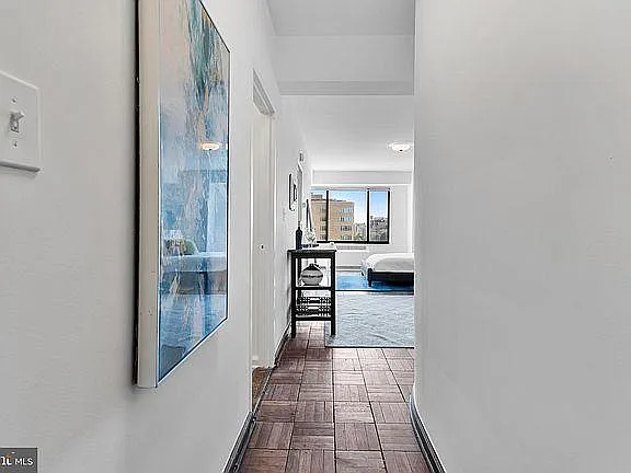 Studio, 460 sqft, $1,950 — Photo 2