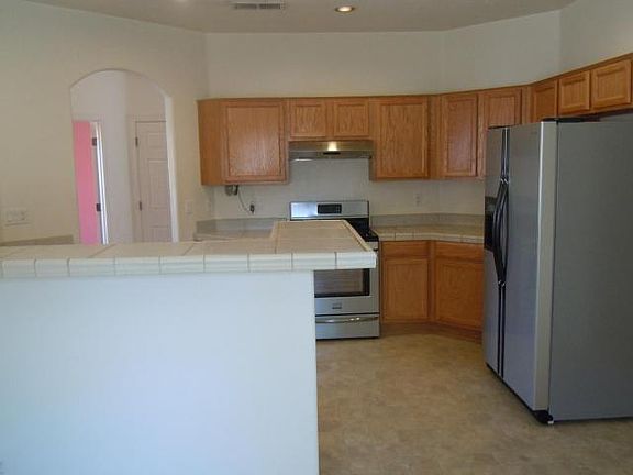 3rd image of 6712 Glenturret Way NE