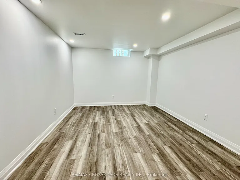 375 Wilfred Murison Ave #BASEMENT — Photo 19