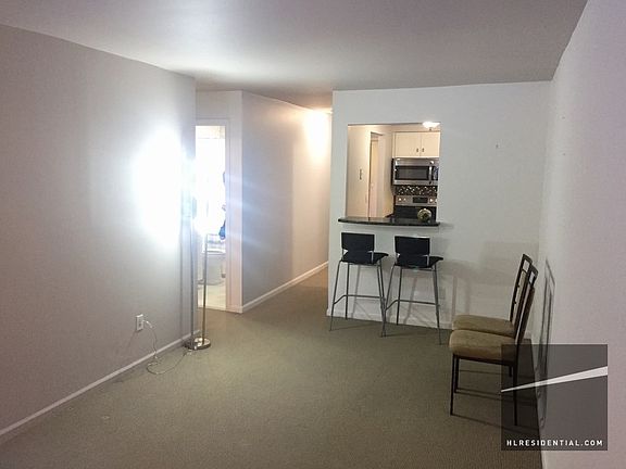 5th image of 3155 Crescent St #2