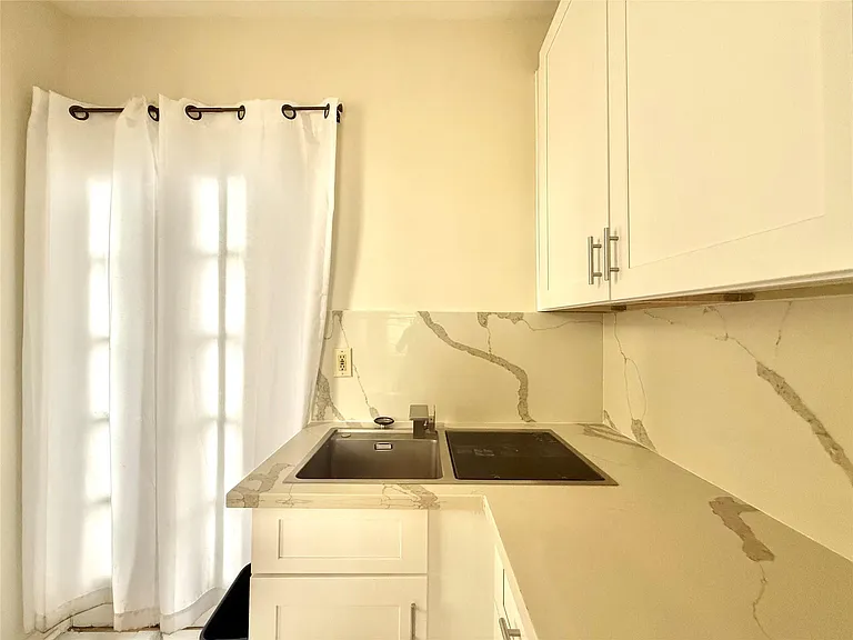 1427 Church St #2 — Photo 10