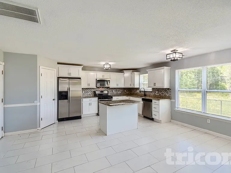 904 Ambeau Cir — Photo 20